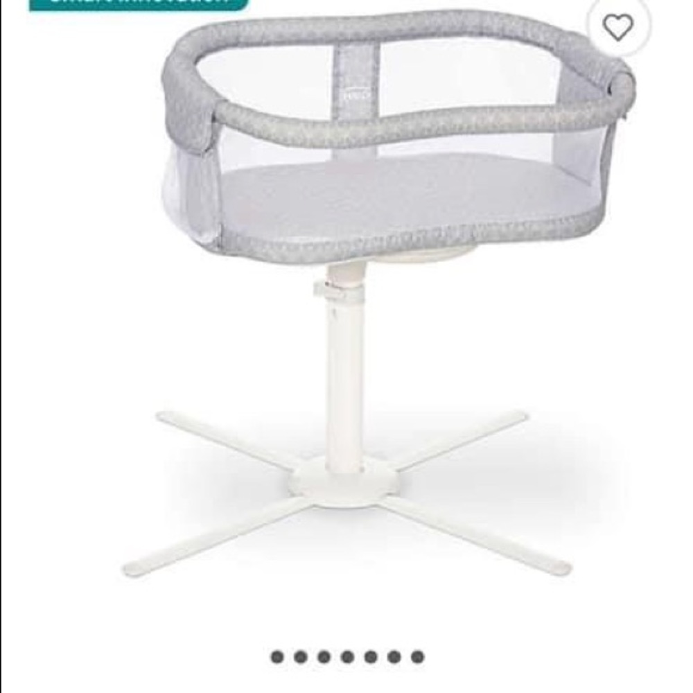 Halo bassinest swivel sleeper